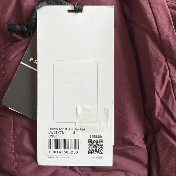 NWT Lululemon Down for It All Jacket - Picture 8 of 8